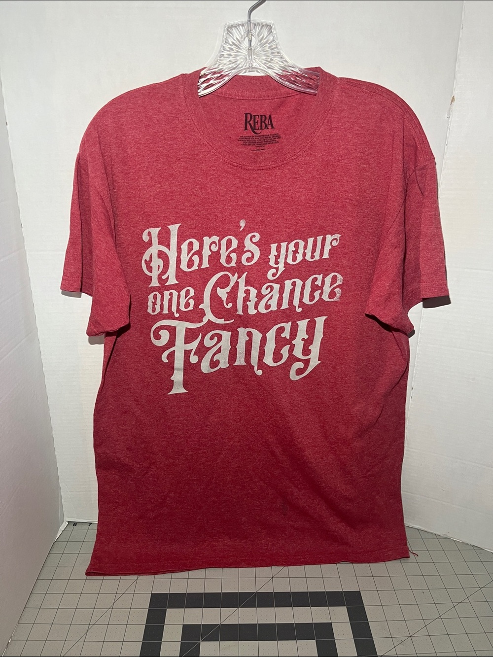 Reba Men's Heather Red Short-Sleeve Graphic Tee